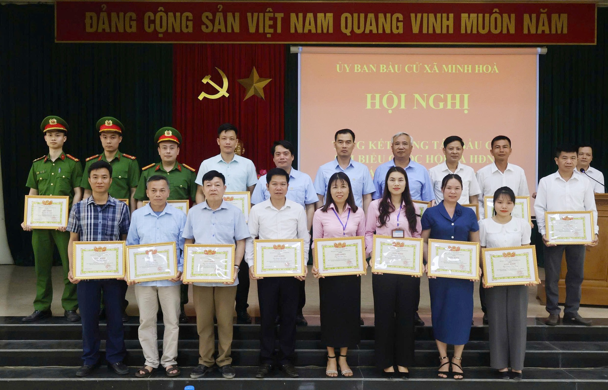 ỦY BAN BẦU CỬ XÃ MINH HÒA TỔNG KẾT CÔNG TÁC BẦU CỬ ĐẠI BIỂU QUỐC HỘI KHÓA XVI VÀ ĐẠI BIỂU HĐND CÁC CẤP, NHIỆM KỲ 2026 - 2031