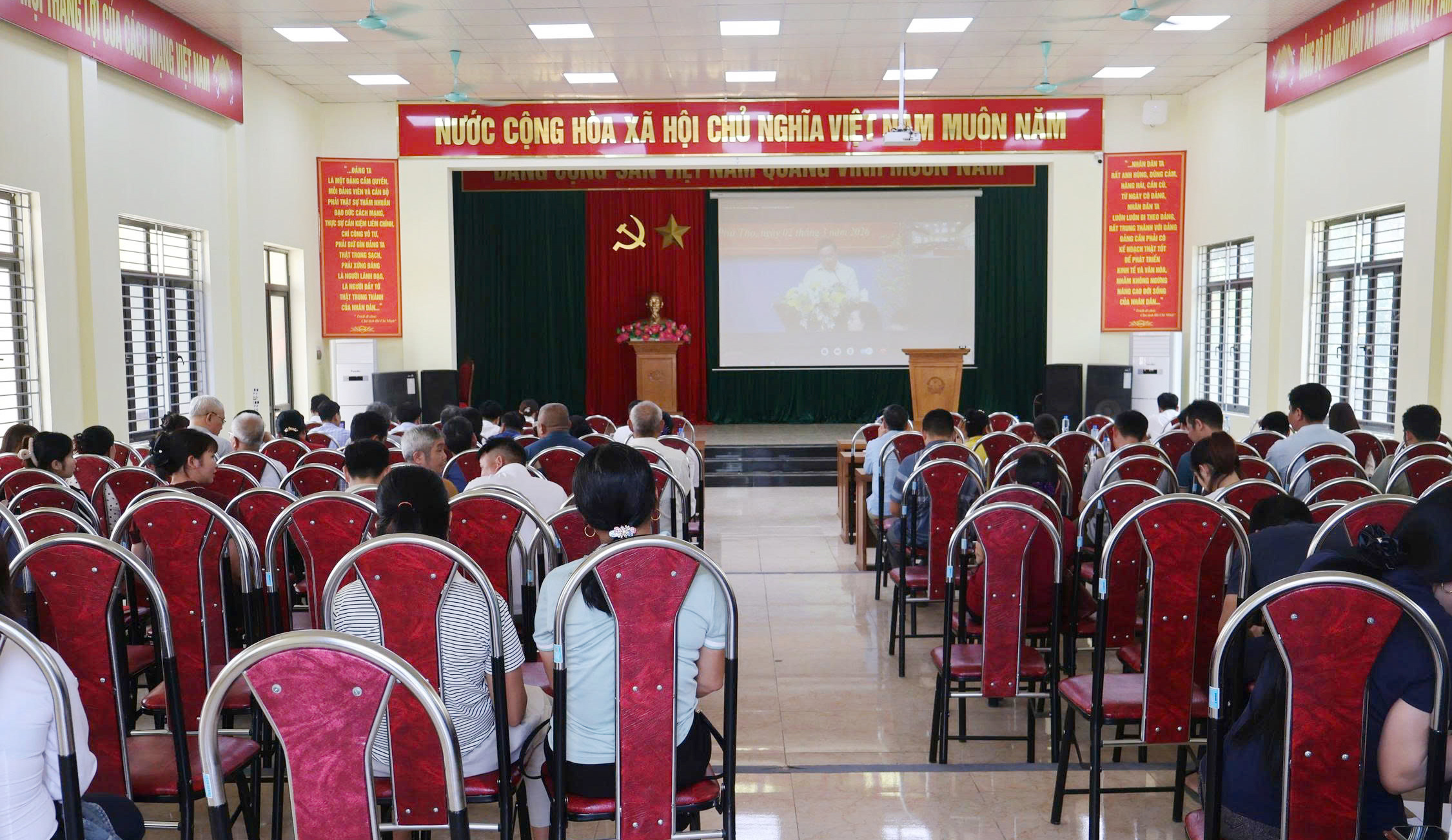 XÃ MINH HÒA THAM DỰ HỘI NGHỊ TẬP HUẤN TRIỂN KHAI CÔNG TÁC BẦU CỬ ĐẠI BIỂU QUỐC HỘI KHÓA XVI VÀ ĐẠI BIỂU HỘI ĐỒNG NHÂN DÂN CÁC CẤP NHIỆM KỲ 2026 - 2031
