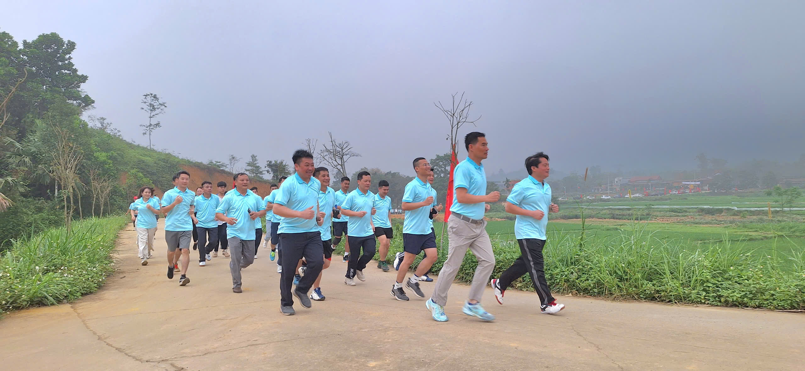 ỦY BAN NHÂN DÂN XÃ MINH HÒA TỔ CHỨC LỄ PHÁT ĐỘNG NGÀY CHẠY OLYMPIC VÌ SỨC KHỎE TOÀN DÂN NĂM 2026